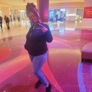 Meet your Posher, Jenniffer